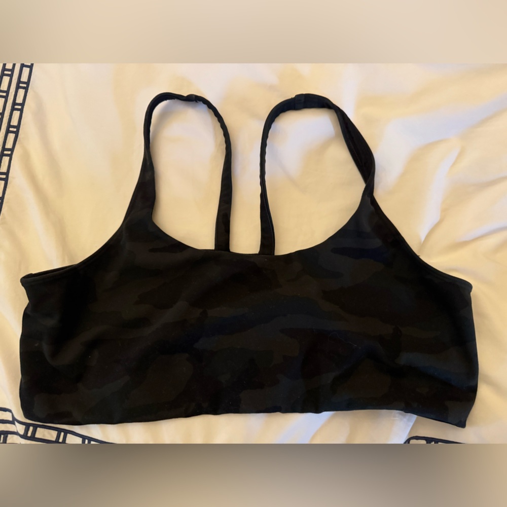 Vuori Yosemite Sports Bra in Black and Green Camo